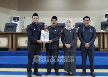 Wabup Gerry Trisatwika Sampaikan Empat Ranperda Prioritas di Rapat Paripurna DPRD Sarolangun