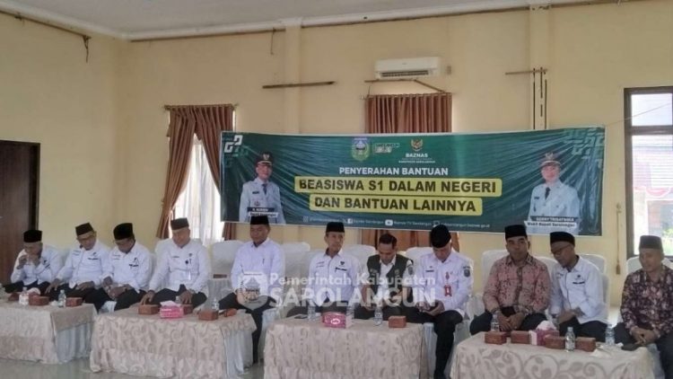 BAZNAS Bersama Pemkab Sarolangun Salurkan Bantuan Beasiswa Pendidikan Kepada 105 Mahasiswa