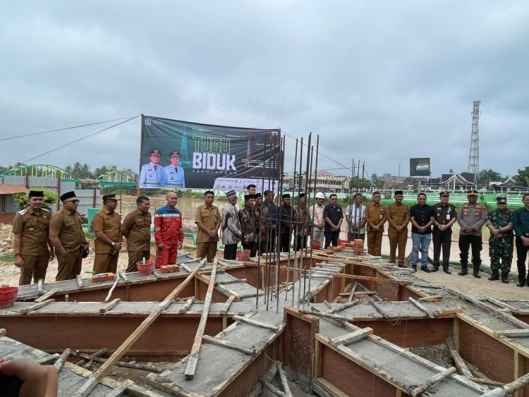 Jadi Ikon Budaya Baru Sarolangun, Bupati Hurmin Tandai Mulainya Pembangunan Tugu Biduk