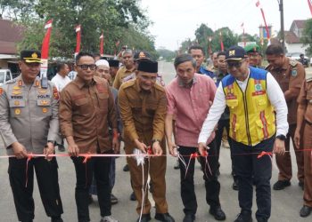 Kolaborasi Pusat-Daerah, Edi Purwanto dan Bupati Sarolangun Resmikan Jalan Singkut 7