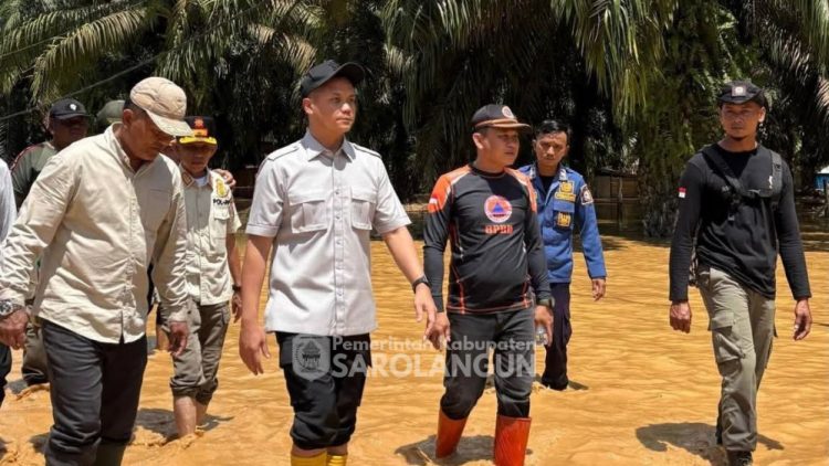 Wabup Sarolangun Tinjau Banjir, Instruksikan Evakuasi dan Penanganan Cepat