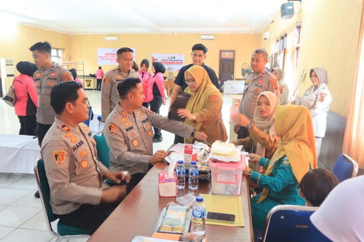 Sambut Hari Bhayangkara ke-80, AKBP Wendi Oktariansyah Pimpin Bakti Kesehatan dan Donor Darah Polres Sarolangun