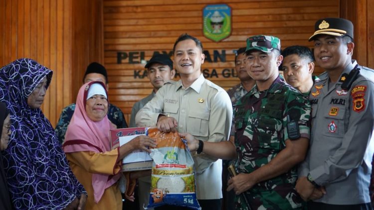 Polres Sarolangun Salurkan 130 Paket Sembako untuk Korban Banjir