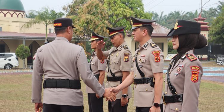 Polres Sarolangun Gelar Upacara Serah Terima Jabatan Sejumlah Pejabat Utama