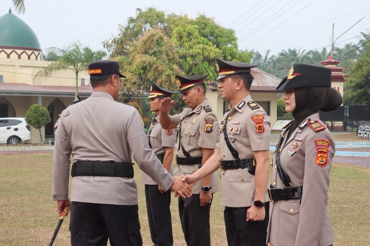 Polres Sarolangun Gelar Upacara Serah Terima Jabatan Sejumlah Pejabat Utama